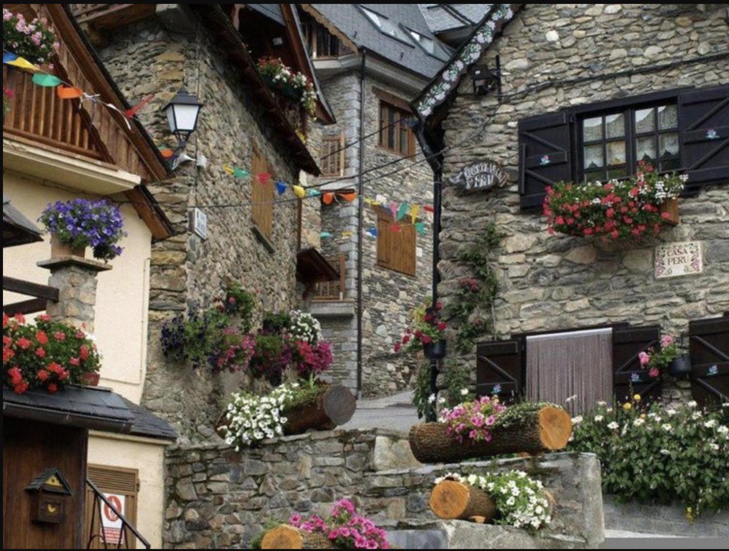 Casa De Piedra Con Encanto En El Bonito Pueblo De Bagergue Exteriér fotografie